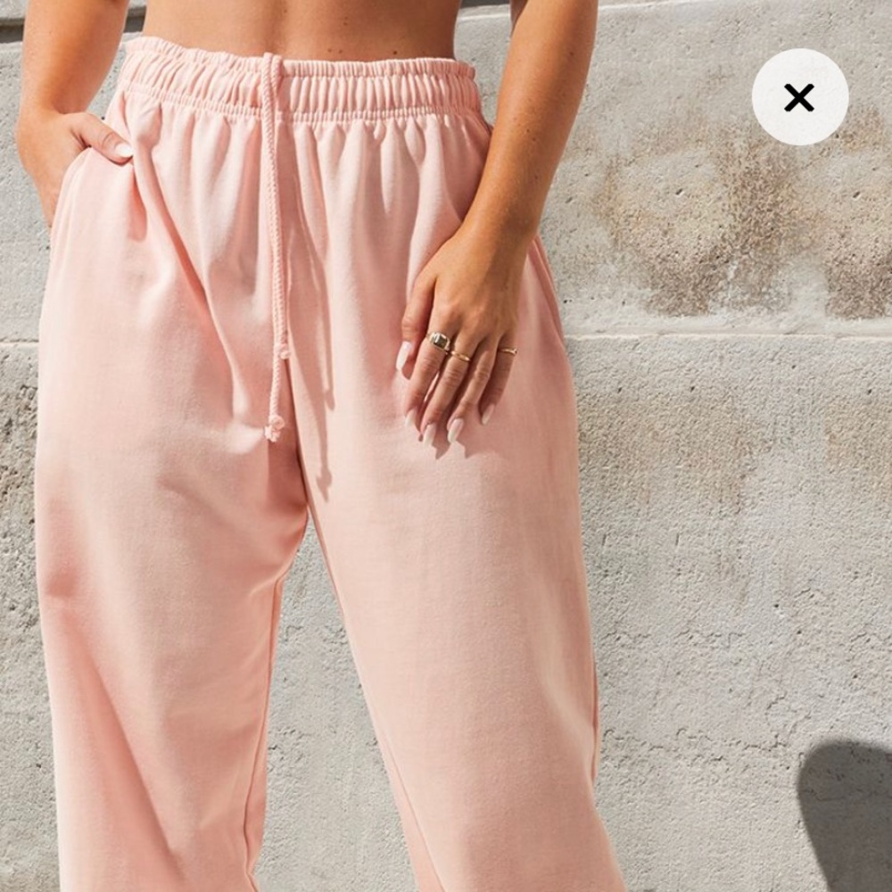 Prettylittlething casual joggers - Picture 2 of 4